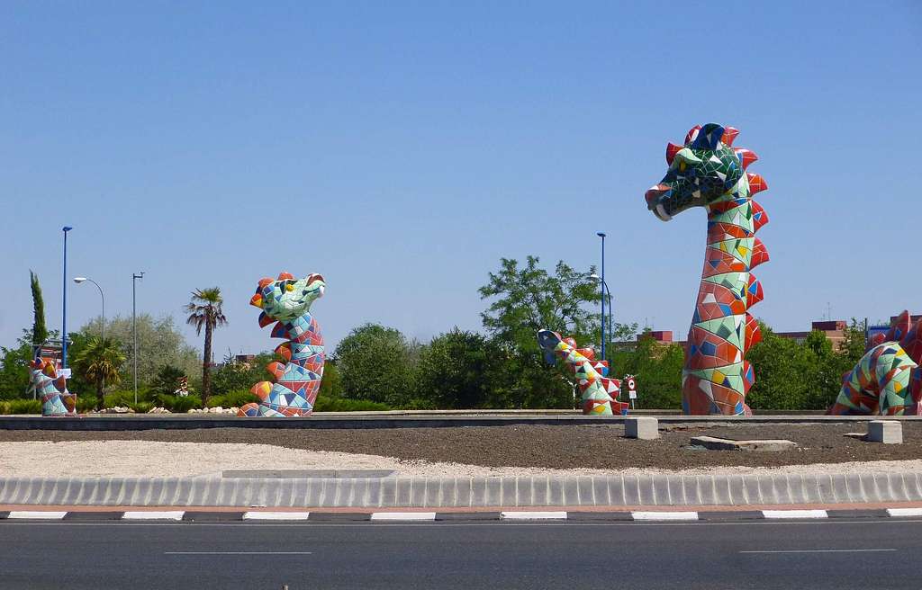 leganes barrio de leganes norte 1 escultura rotonda nensi el monstruo de leganes e582a3 1024